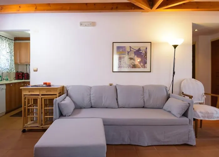 Beautiful Newly Apt With Sea View, Near The Center